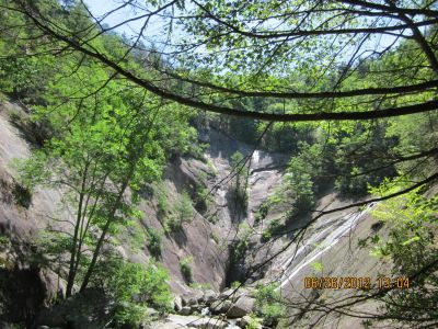 Bottom Of Bowl
The bottom of South Harpers Creek Falls takes on the appearance of a giant stone bowl with one side torn out by nature.

Due to the steep descent to this area I rated it a *** (3) in difficulty. Not a place to go in wet weather.

