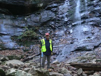 Our first English crew member
What a delight! Gordon is a farmer from England and in very good shape. Hiked to Sill Branch and Pine Ridge Falls with us.

Not all Englishmen are from London. We have a lot in common, both being from farms.
