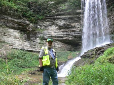 Lou Meets Abram's
Oldalbatross crew member, Lou, at the base of Abrams.
