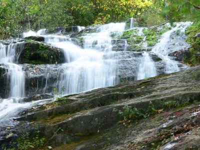 Coming At You
THis angle looks like the falls is coming right at you but, it does a sharp right turn.
