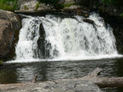 Upper Linville
A heavily visited, family friendly falls along the Blue Ridge Parkway.
